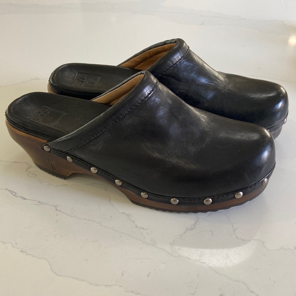Frye Clog